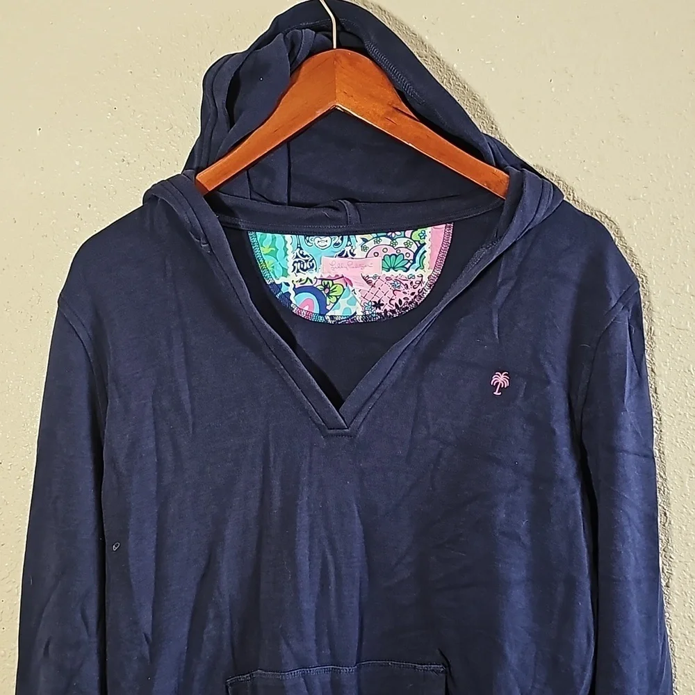 Lilly Pulitzer Hoodie. - Picture 2 of 7